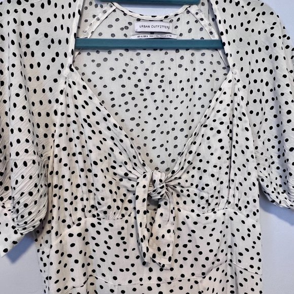 UO Devin Polka Dot Tie-Front Midi Dress - Picture 7 of 11